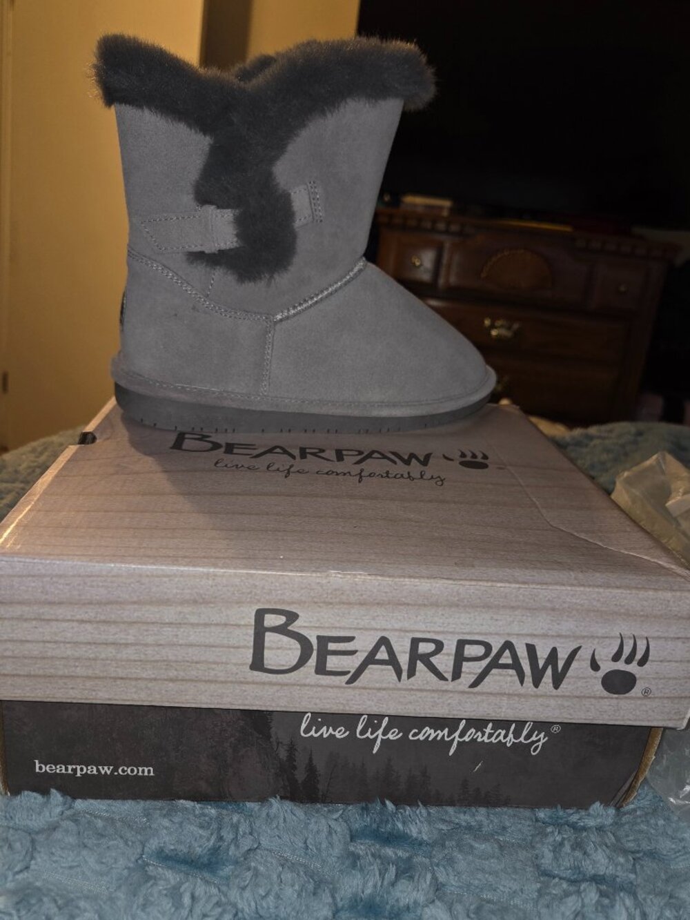 Girls youth bearpaw boots size 5 gray betsey